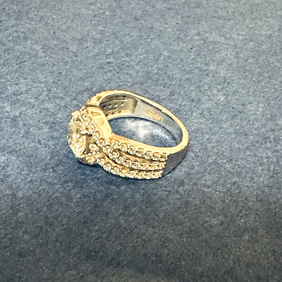 Cubic Zirconia ring with pave CZs in sterling silver- size 7 - Picture 4 of 8